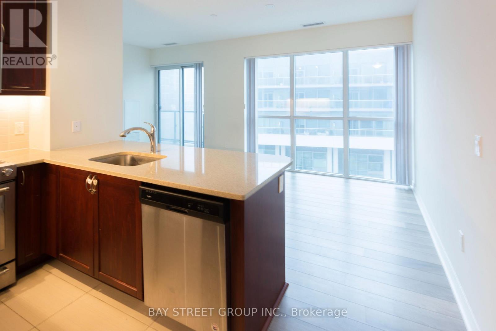 #407 - 39 ANNIE CRAIG DRIVE, Toronto (Mimico) — photo 4