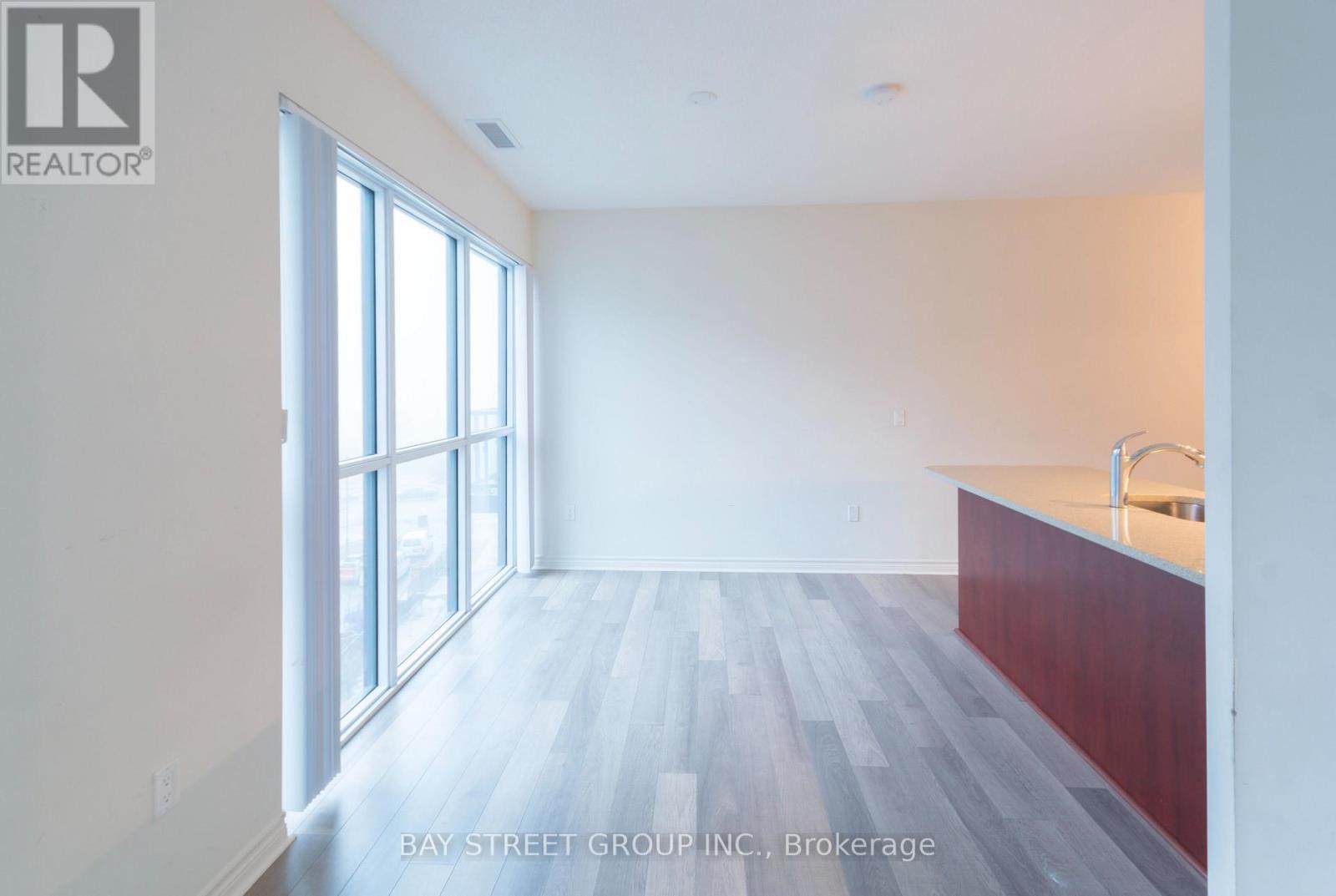 #407 - 39 ANNIE CRAIG DRIVE, Toronto (Mimico) — photo 6