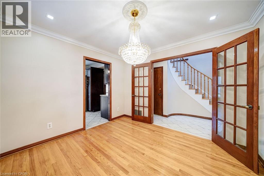 312 HUNTINGWOOD Drive - Image 19