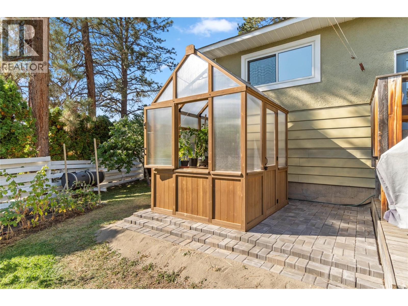 2026 CASTILLOU Crescent - Image 40