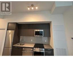 114 - 185 Deerfield Road, Newmarket, ON L3Y0G7 Photo 7