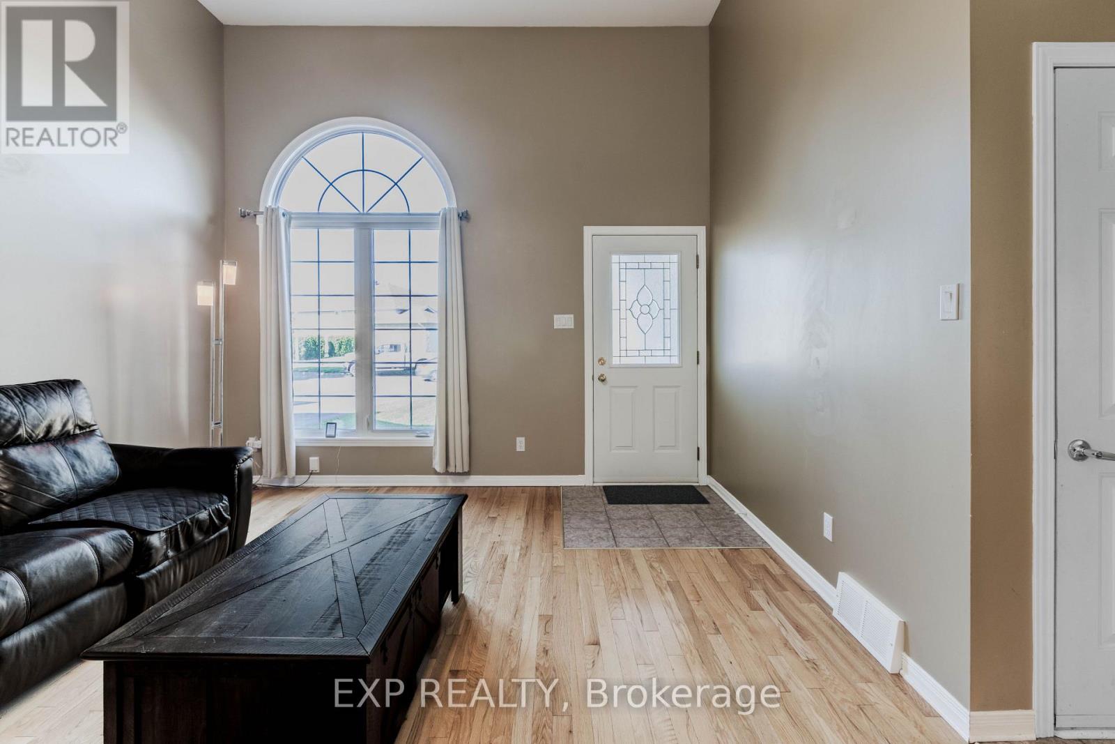 160 HERITAGE PLACE - 13