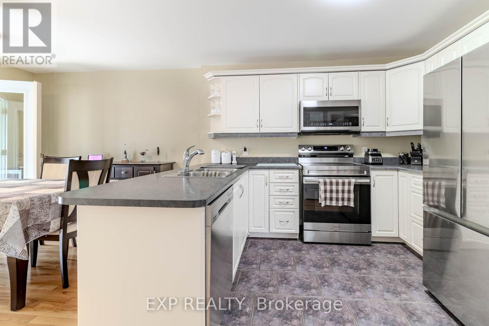 160 HERITAGE PLACE - Image 31