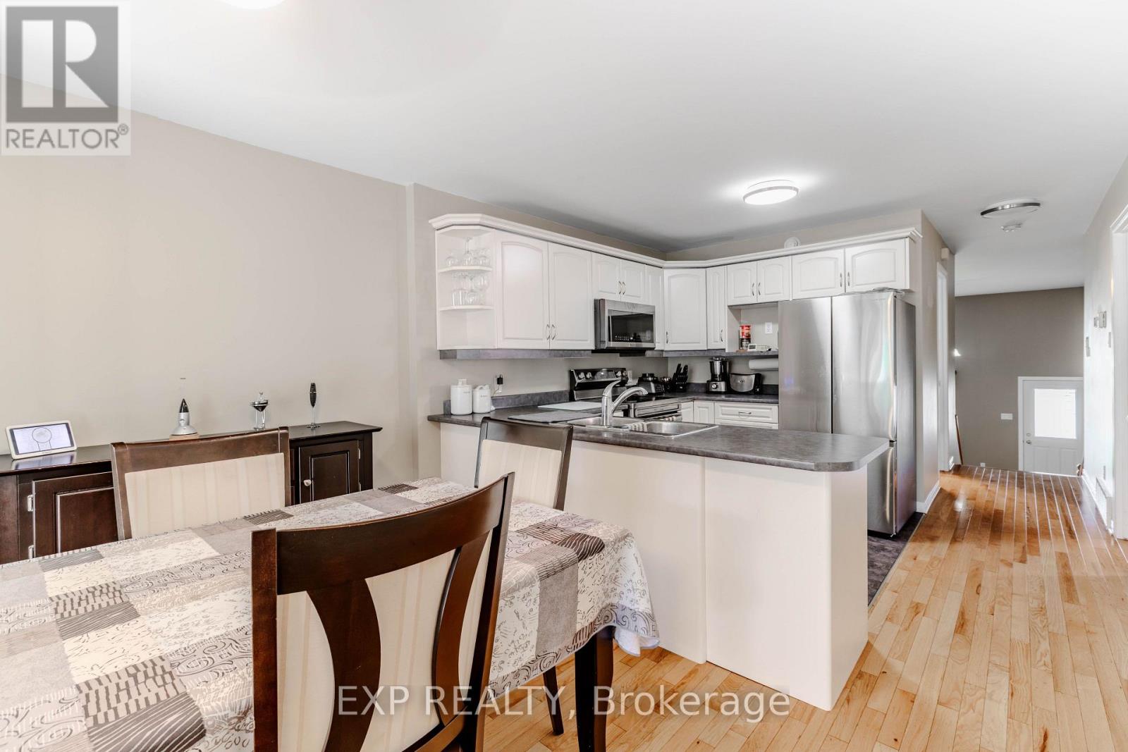 160 HERITAGE PLACE - 32