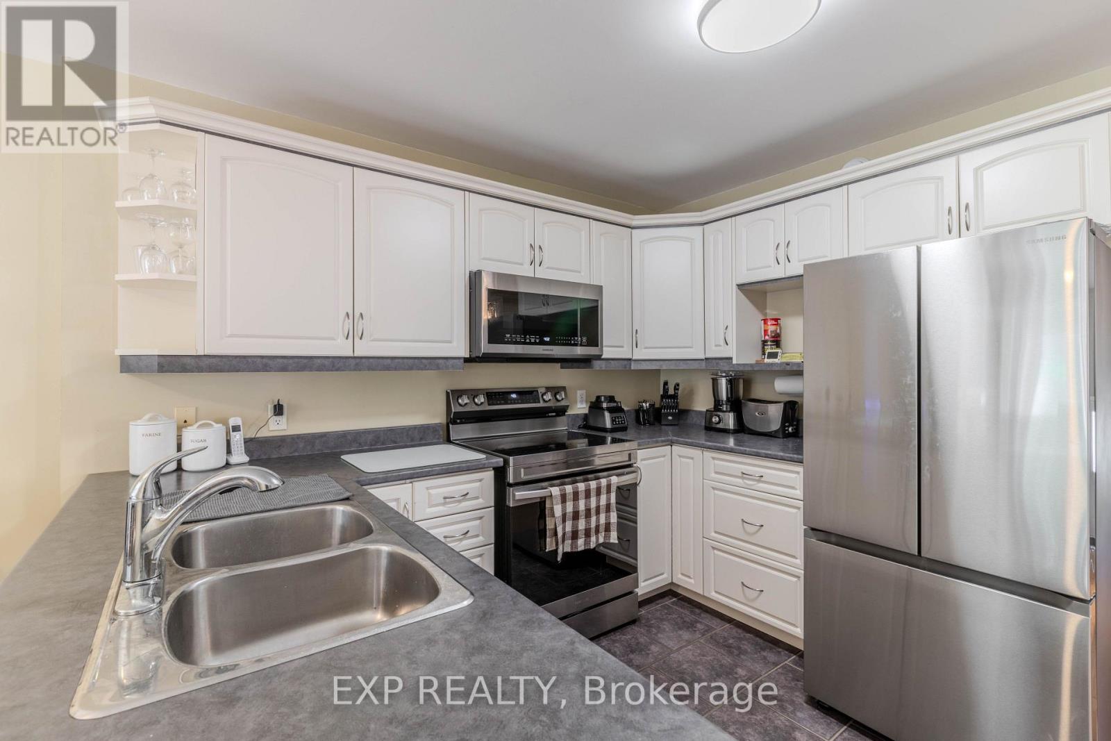 160 HERITAGE PLACE - Image 35