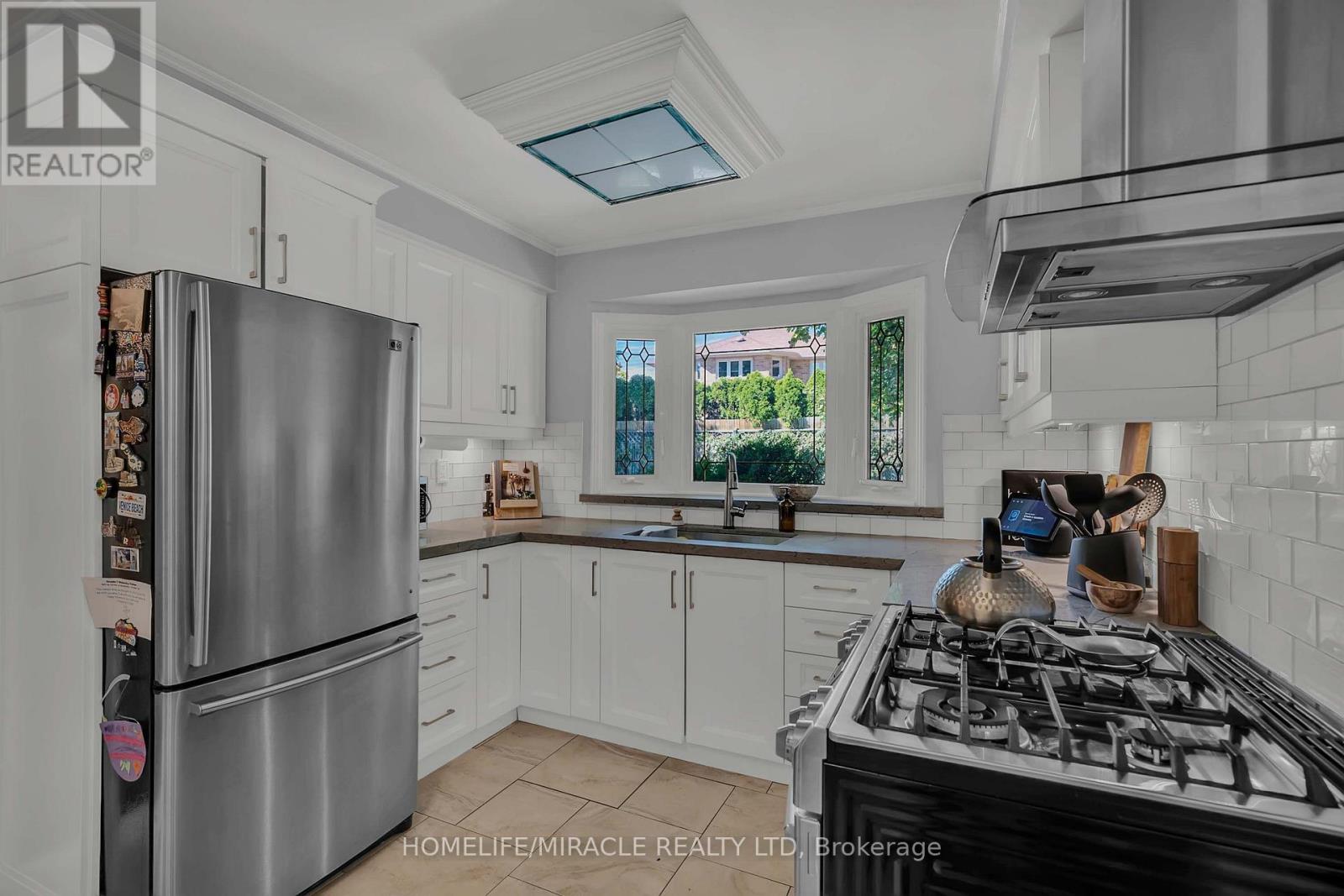 9 IRIS CRESCENT, Brampton (Snelgrove) — photo 12