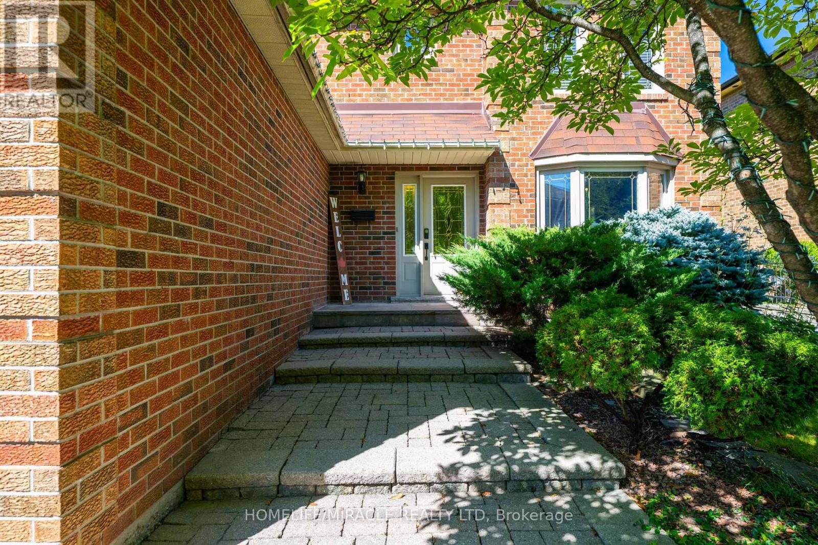 9 IRIS CRESCENT, Brampton (Snelgrove) — photo 4