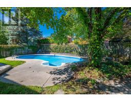9 Iris Crescent, Brampton, ON L6Z3H8 Photo 42