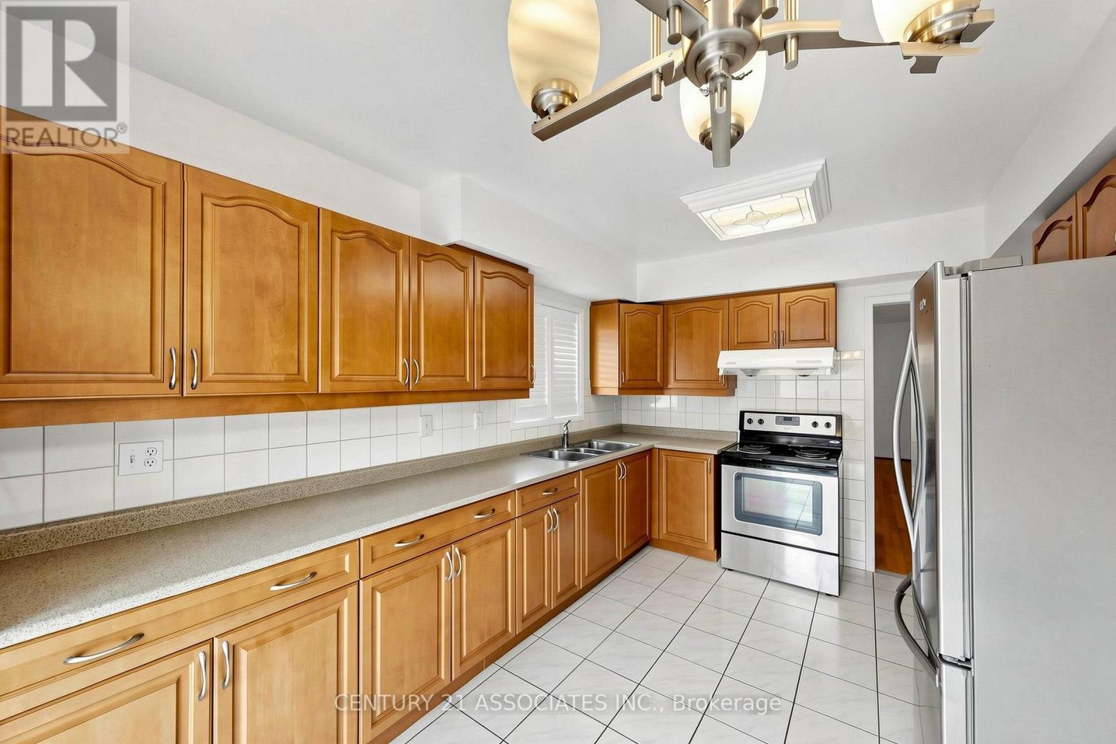 890 BLYLEVEN BOULEVARD - 14
