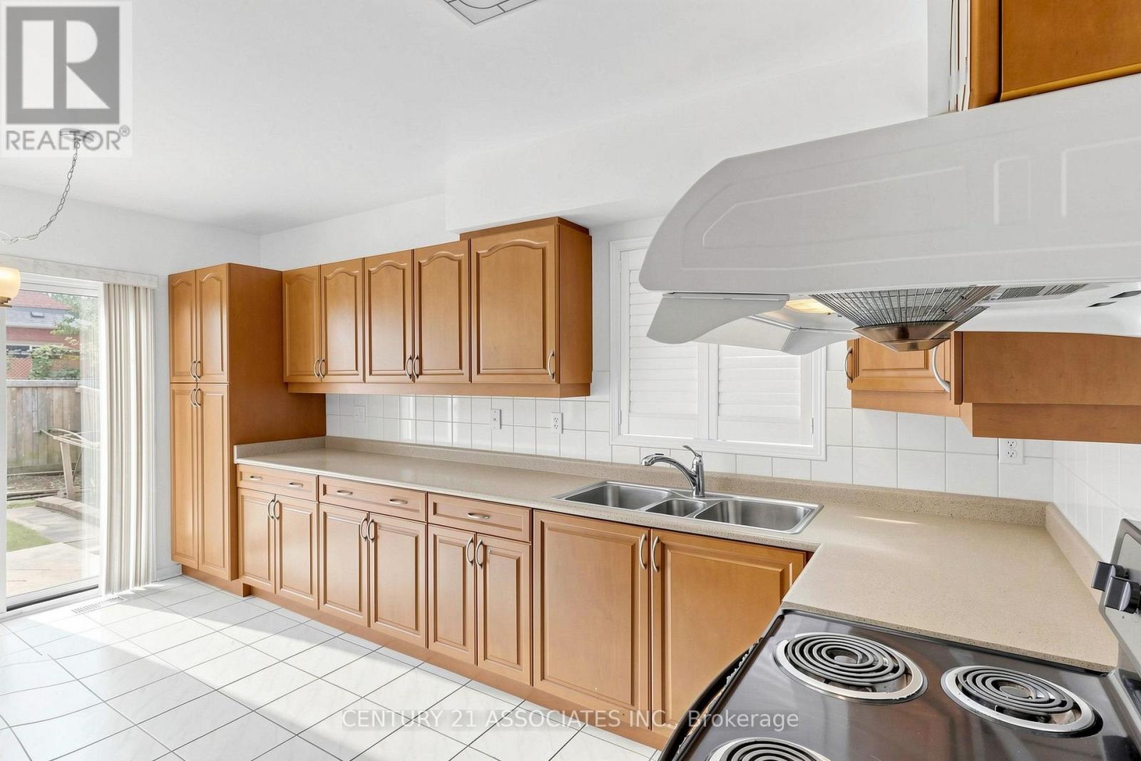 890 BLYLEVEN BOULEVARD - Image 16
