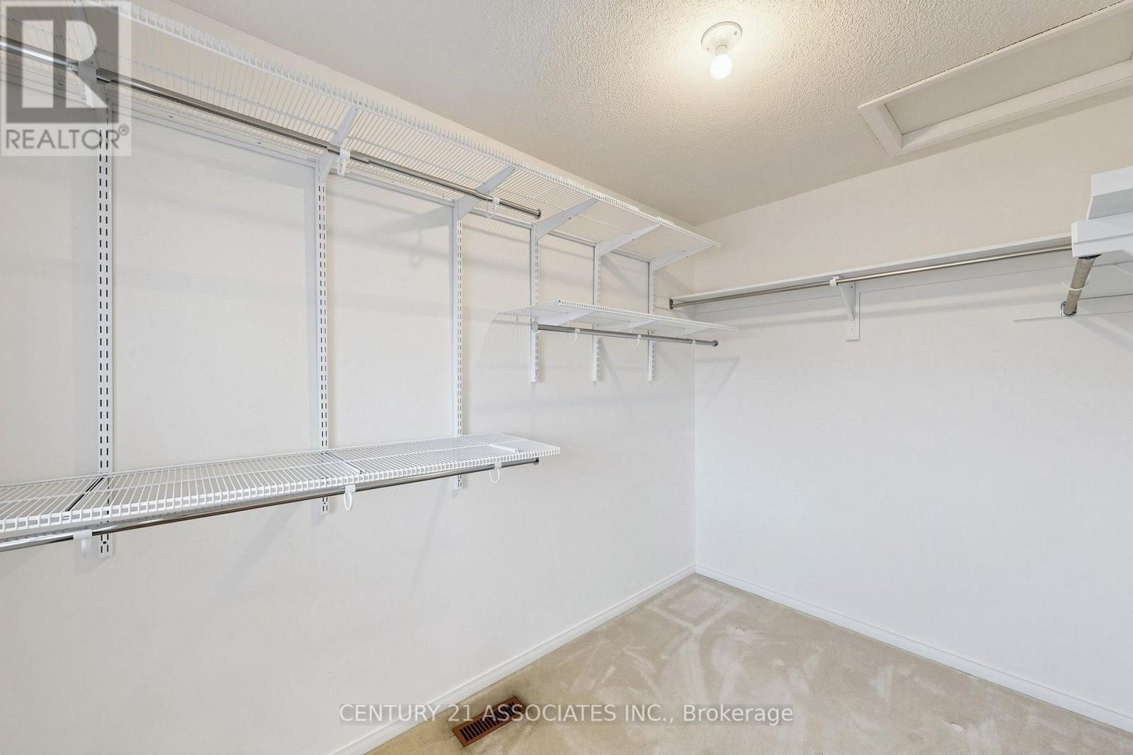 890 BLYLEVEN BOULEVARD - 32