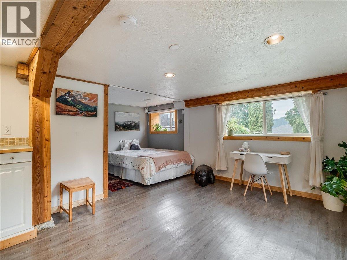 622 EIGHTH Street - 31