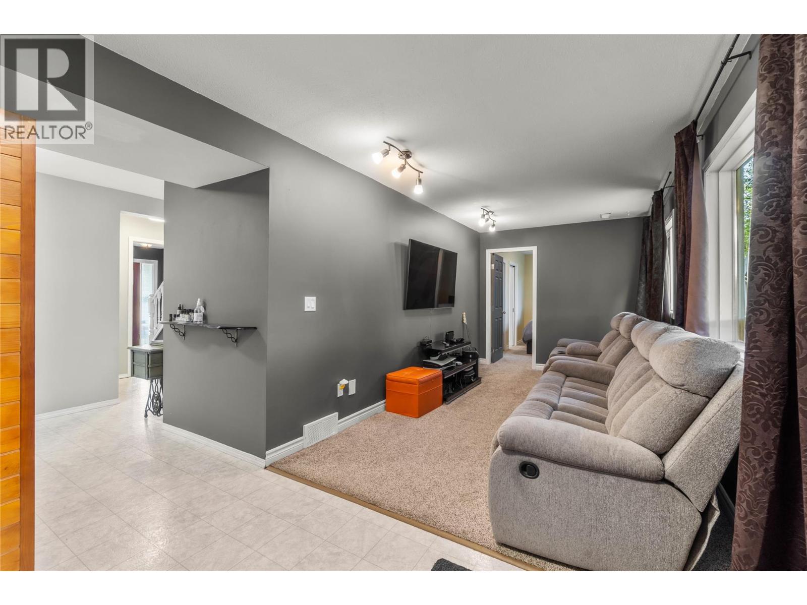 472 MALAHAT Place - 25