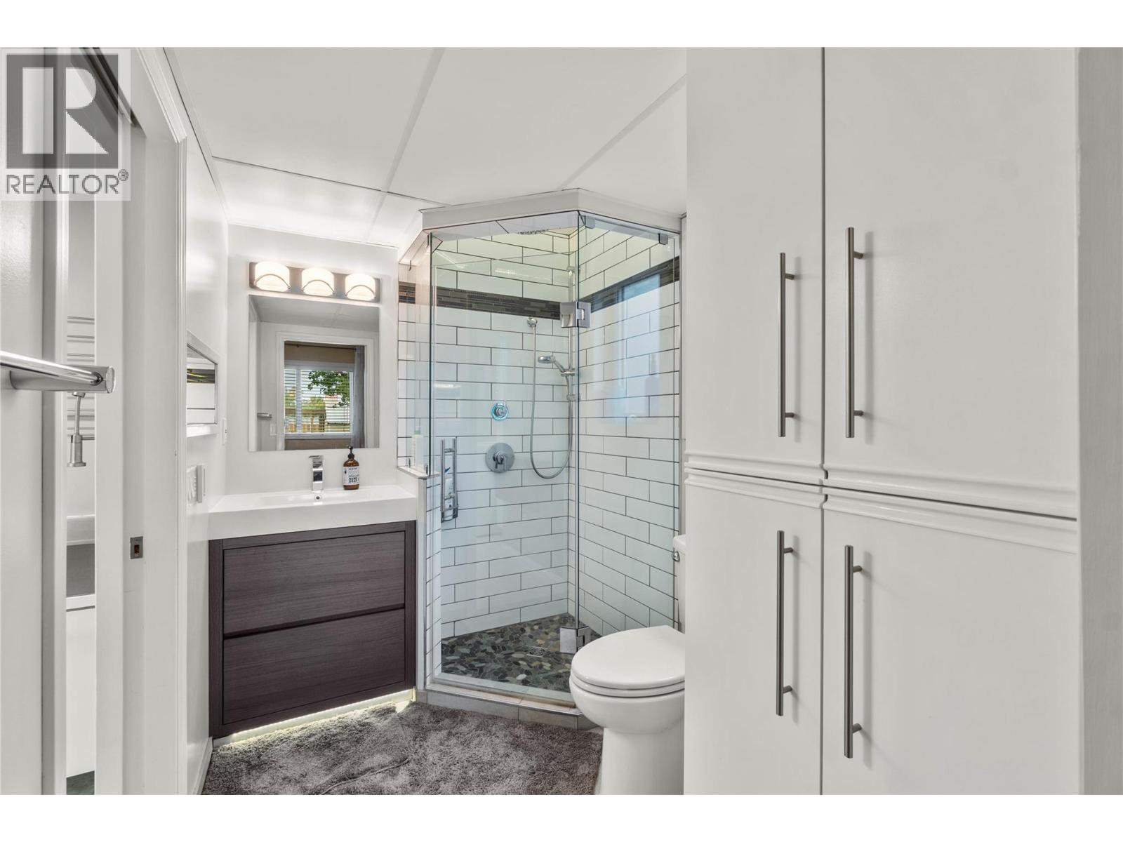 472 MALAHAT Place - 28
