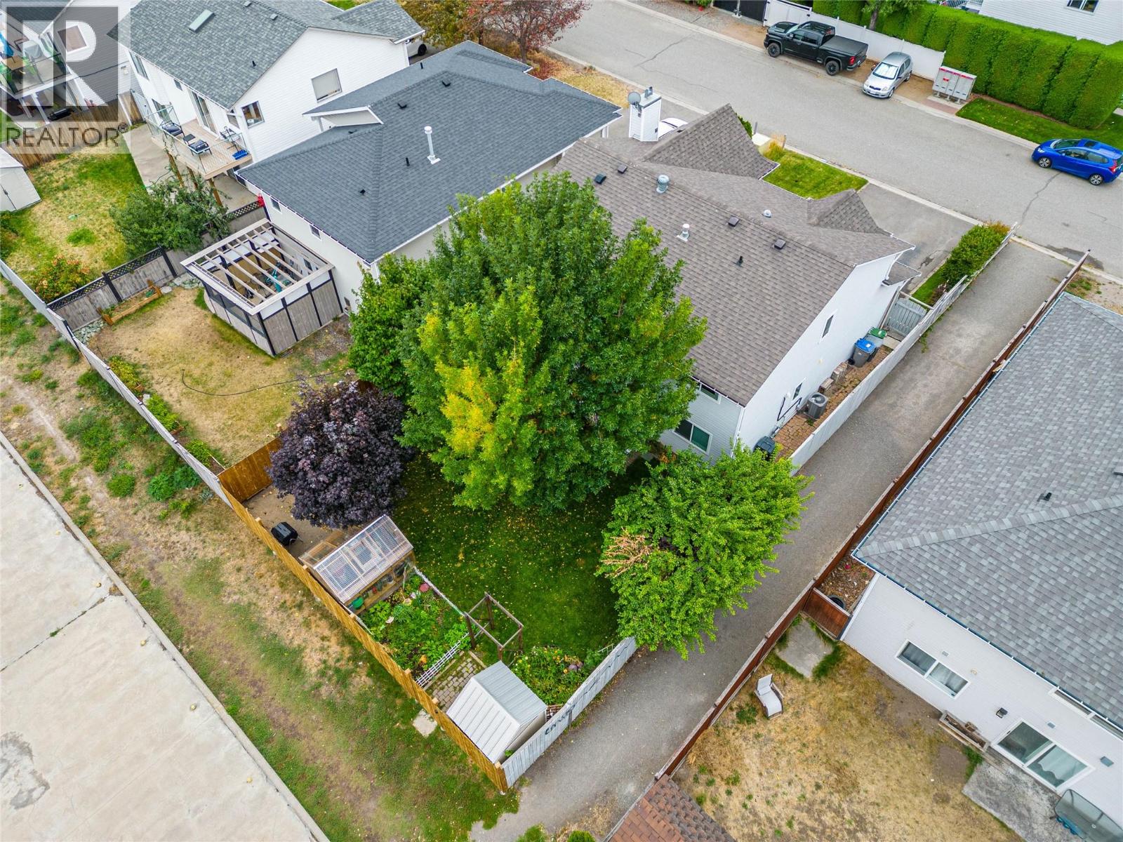 472 MALAHAT Place - 49