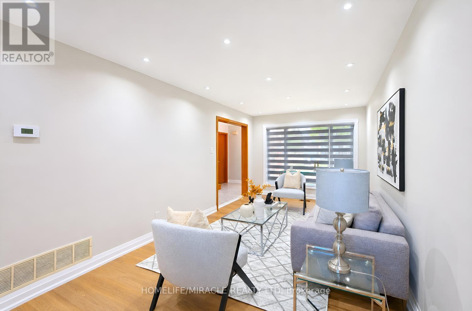 8 LOIRE COURT, Toronto (West Humber-Clairville) — photo 10