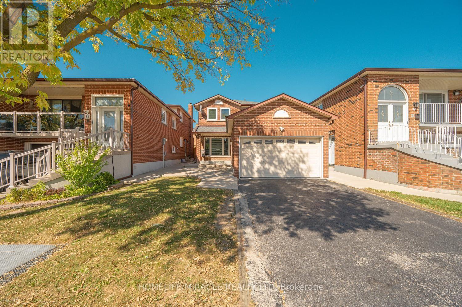 8 LOIRE COURT, Toronto (West Humber-Clairville) — photo 3