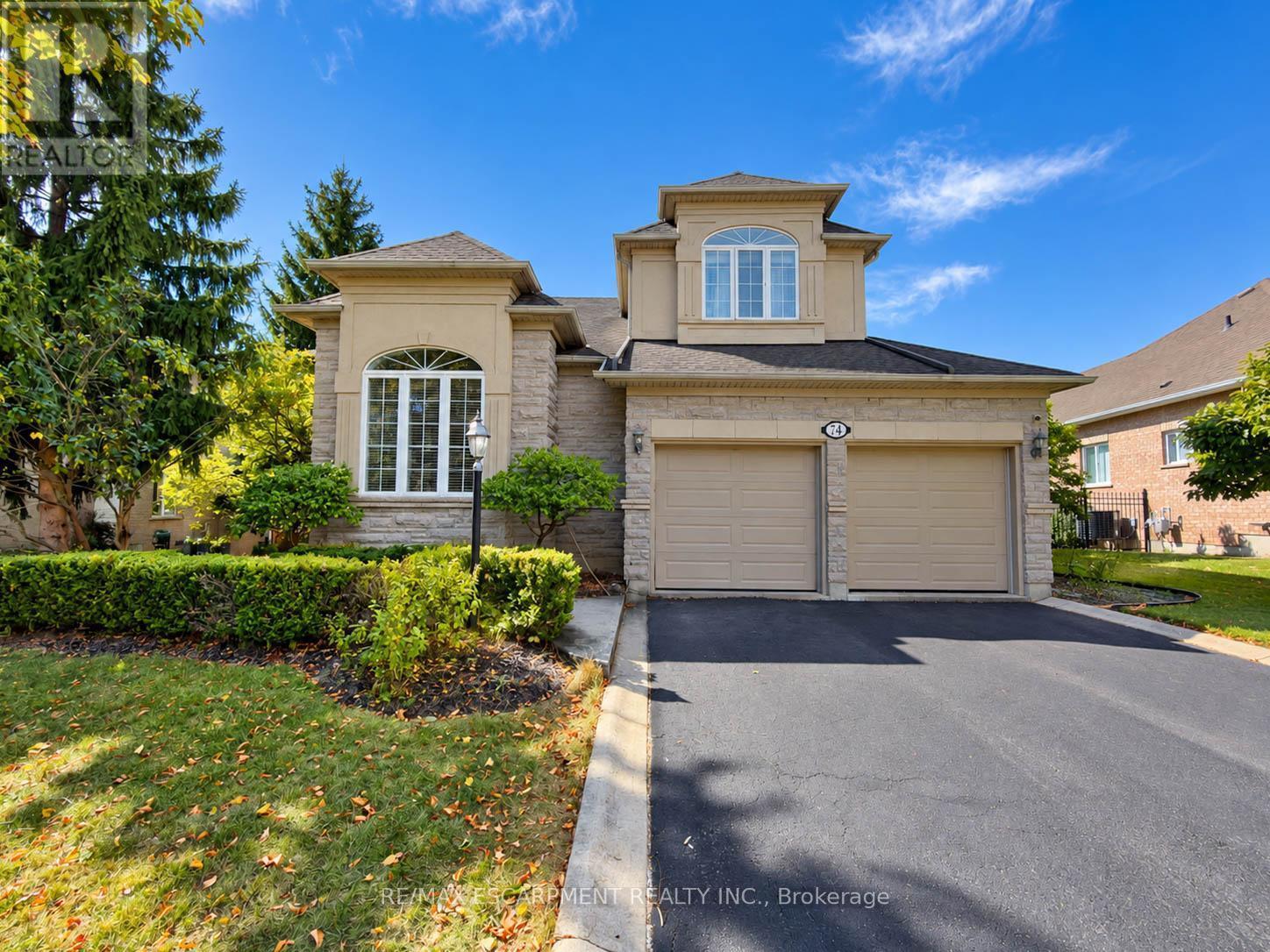 74 DAVIDSON BOULEVARD, Hamilton (Dundas)