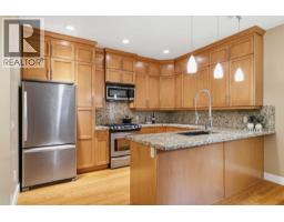 5pc Bathroom - 1, 523 34 Street Nw, Calgary, AB T2N2X8 Photo 7