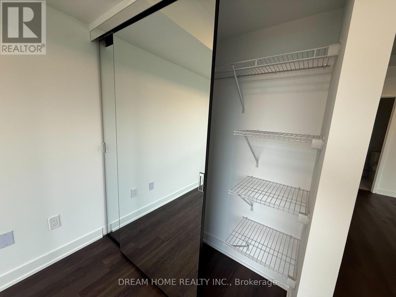 609 Sherbourne Street — photo 12
