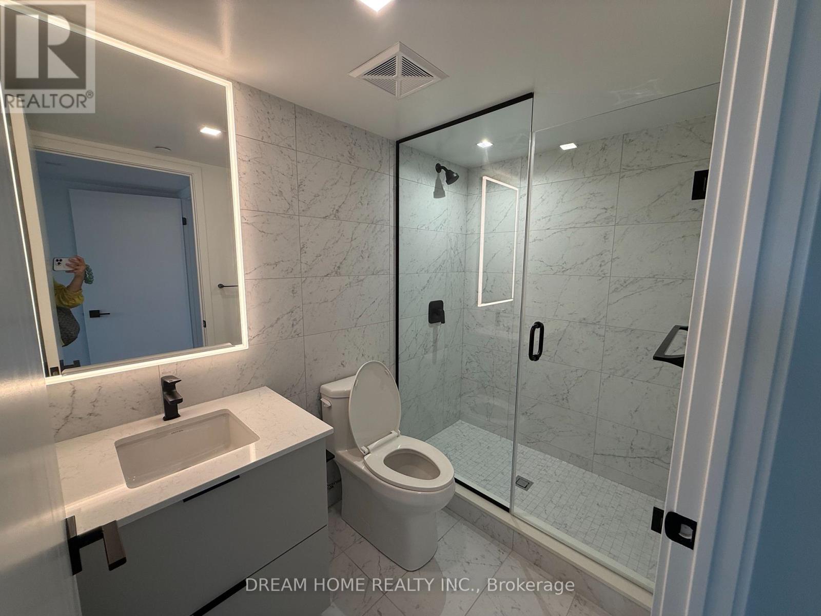 609 Sherbourne Street — photo 13