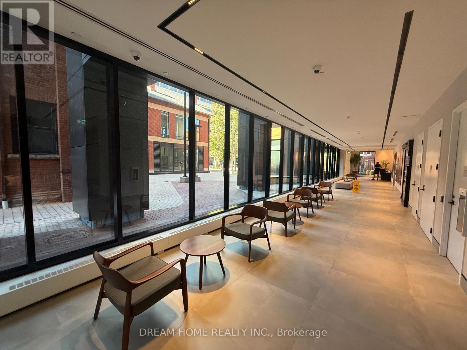 609 Sherbourne Street — photo 20