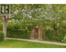 506 38 Avenue SW - photo 2