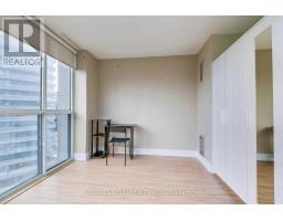 1811 - 24 Wellesley Street W, Toronto, ON M4Y2X6 Photo 10