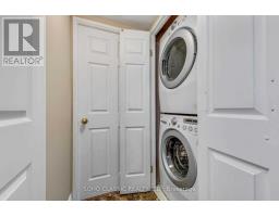 1811 - 24 Wellesley Street W, Toronto, ON M4Y2X6 Photo 13
