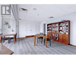 1811 - 24 Wellesley Street W, Toronto, ON M4Y2X6 Photo 8