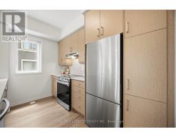 13 - 11 Honeycrisp Crescent, Vaughan, ON L4K0N6 Photo 11