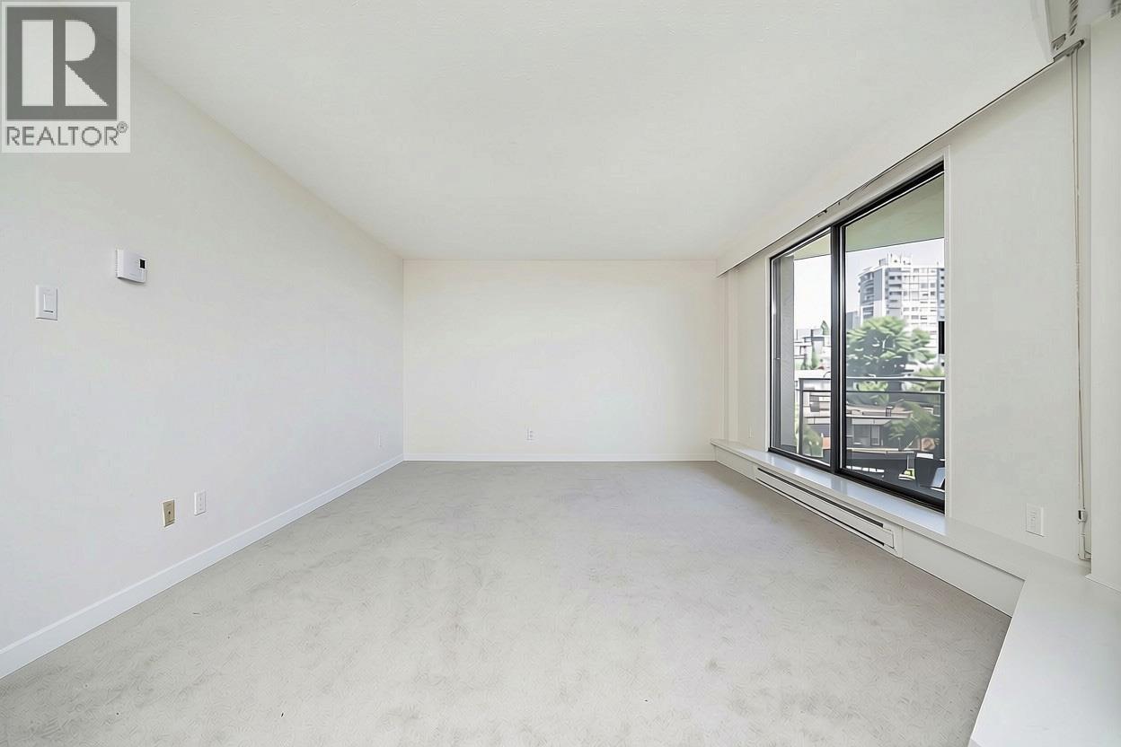 #801 444 LONSDALE Avenue, North Vancouver, British Columbia, V7M3H5, North Vancouver, British Columbia — photo 3 of 5