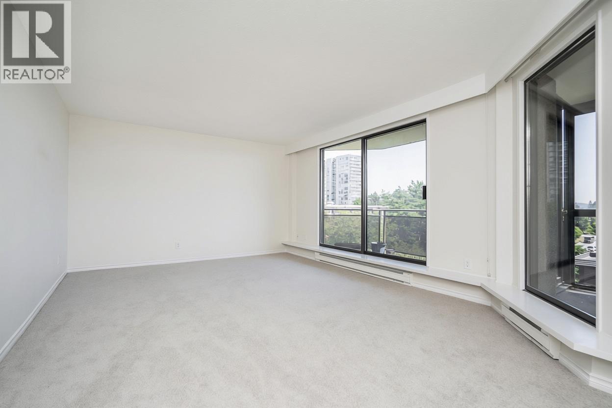 #801 444 LONSDALE Avenue, North Vancouver, British Columbia, V7M3H5, North Vancouver, British Columbia — photo 2 of 5