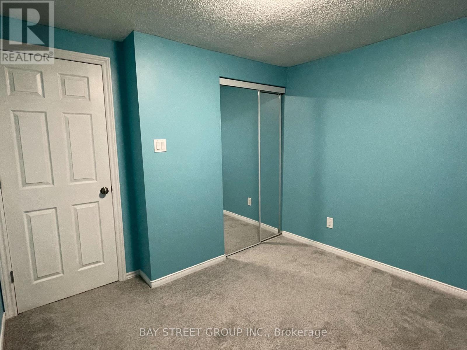 27 Lindsay Court, Barrie photo 22