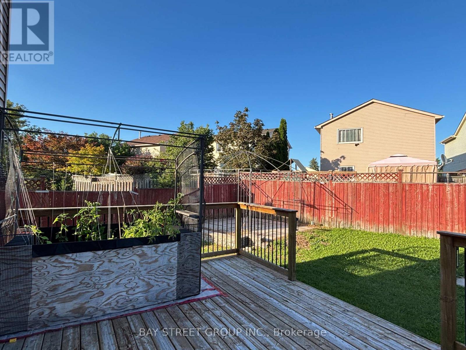27 Lindsay Court, Barrie photo 31