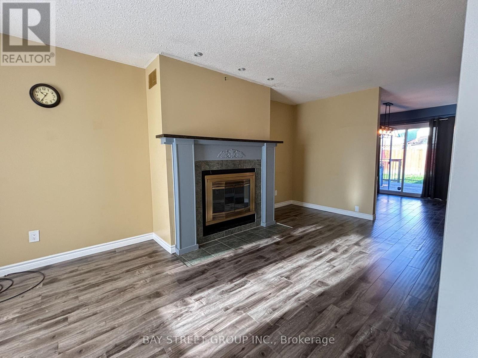 27 LINDSAY COURT, Barrie (Cundles East) — photo 4