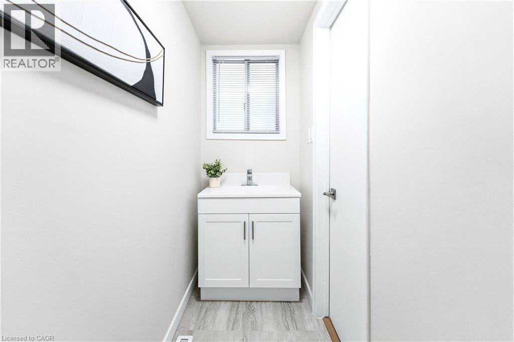 506 LONELM Court Unit# A, Waterloo — photo 12