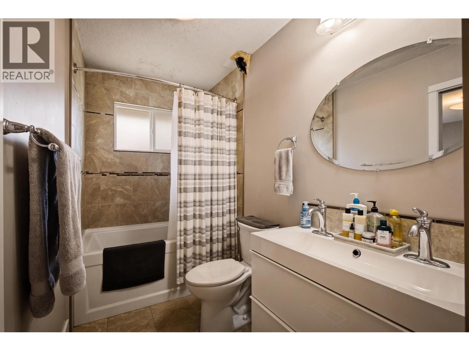 1025 PIGEON AVENUE - Image 11