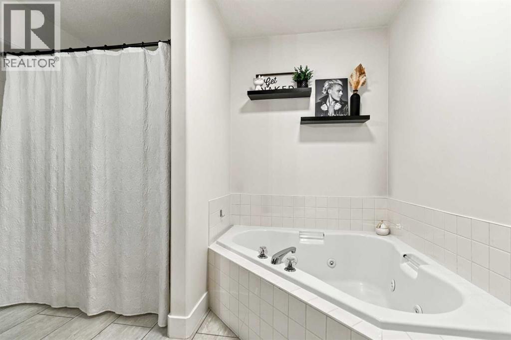 240 LAFFONT Way, Fort McMurray