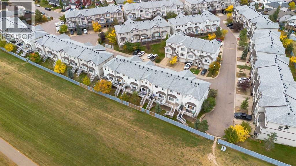 240 LAFFONT Way, Fort McMurray, Alberta, T9K2W2, Fort McMurray, Alberta — photo 2 of 5