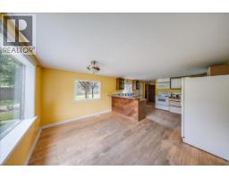 Living room - 2018 Tarrys Road, Castlegar, BC V1N4N1 Photo 12