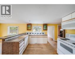 2018 Tarrys Road, Castlegar, BC V1N4N1 Photo 17