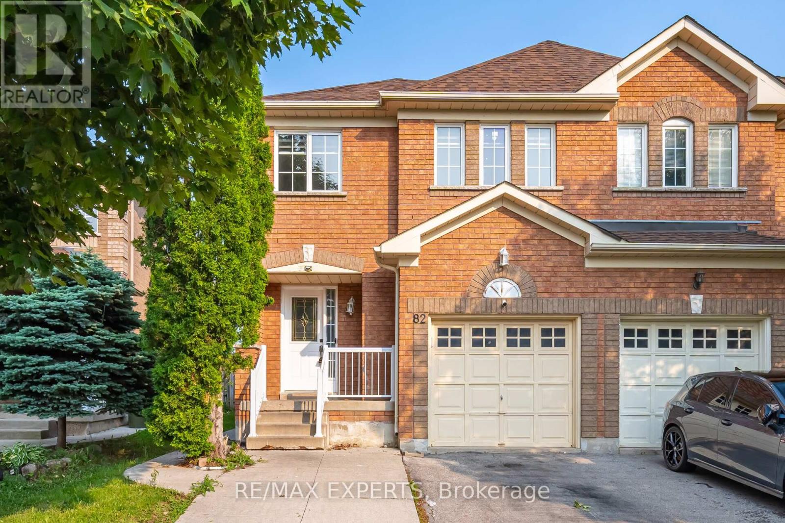 82 TWIN PINES CRESCENT, Brampton (Northwest Sandalwood Parkway)