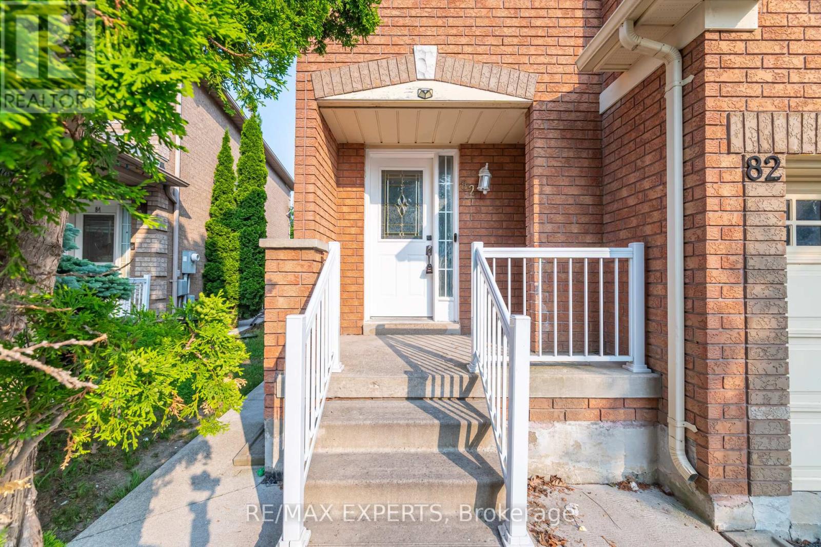 82 TWIN PINES CRESCENT, Brampton (Northwest Sandalwood Parkway) — photo 3