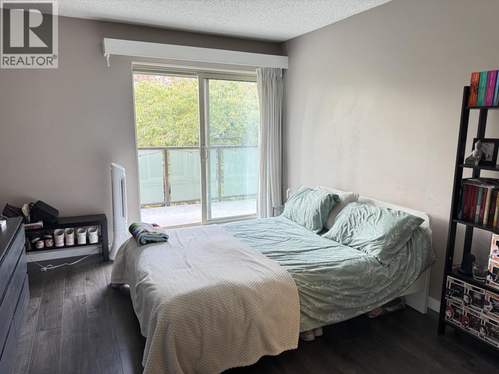 #306 4363 HALIFAX Street, Burnaby, British Columbia, V5C5Z3, Burnaby, British Columbia — photo 4 of 5