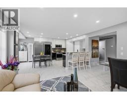 Foyer - 319 Coventry Road Ne, Calgary, AB T3K5K5 Photo 8