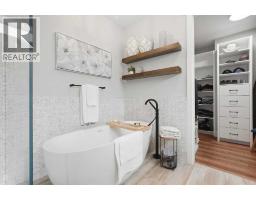 3pc Bathroom - 435 East Chestermere Drive, Chestermere, AB T1X1A3 Photo 21