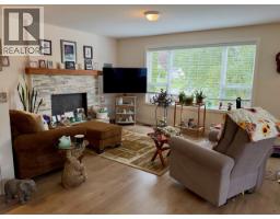 Living room - 974 Huston Street, Williams Lake, BC V2G2V4 Photo 11