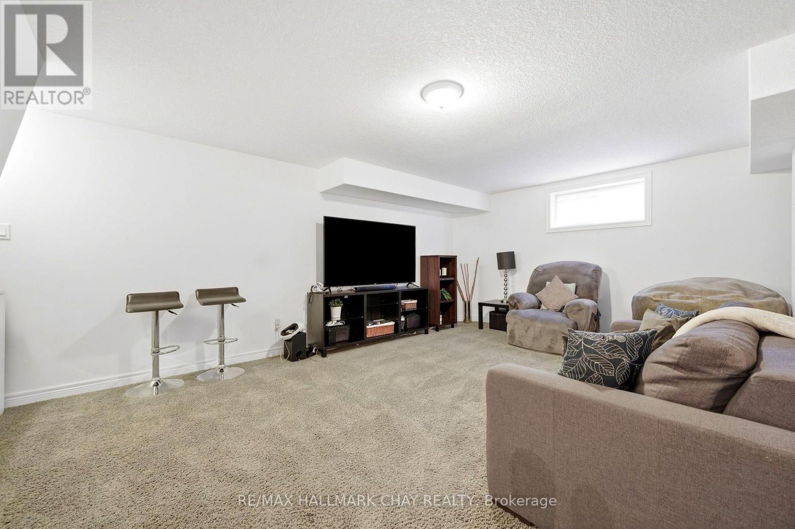 61 CARLETON TRAIL - Image 34