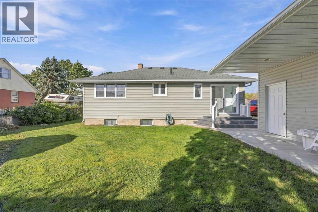 502 INDIAN ROAD North - 27